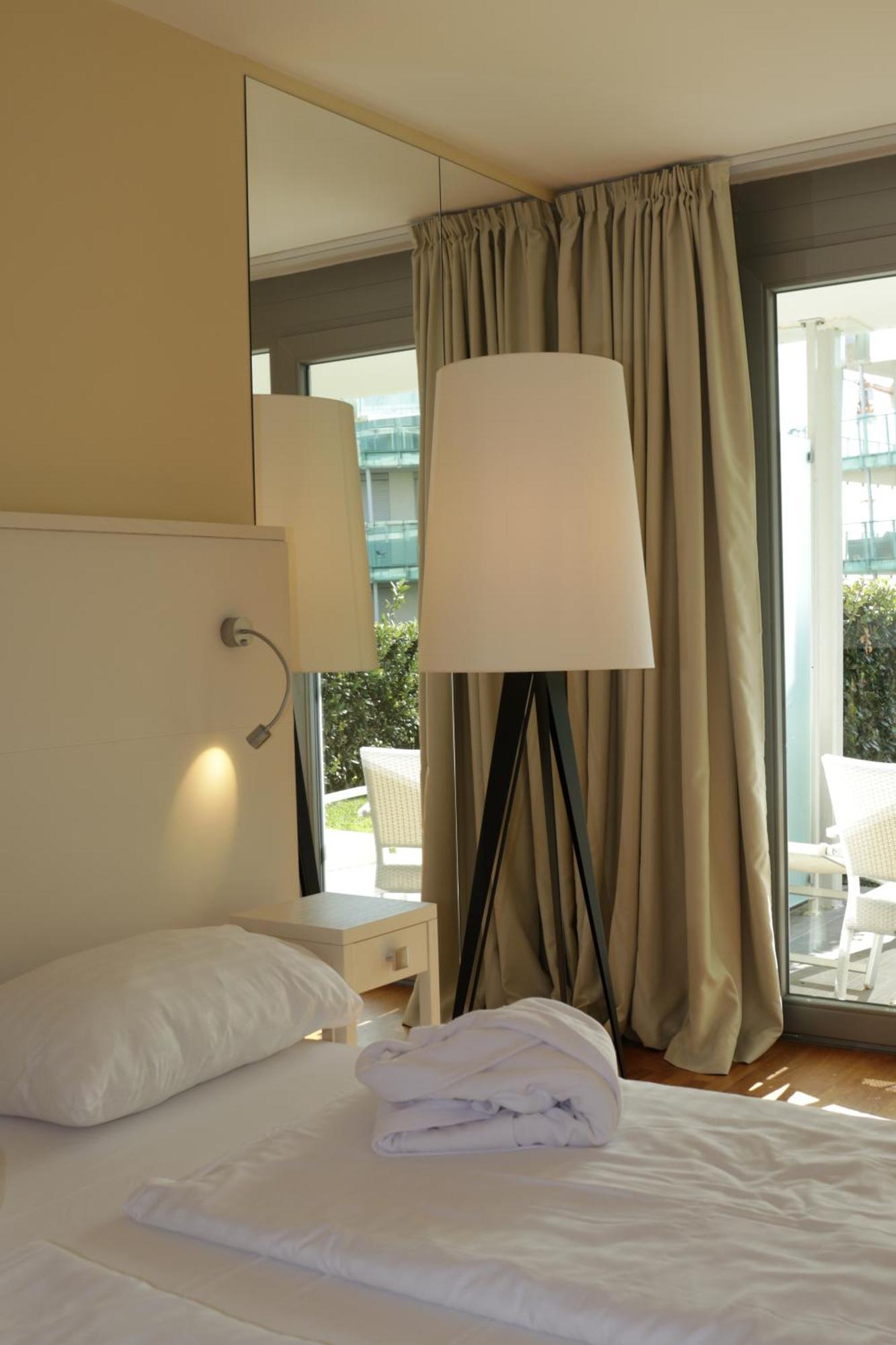 Nikola Luxury Apartments Senia Petrčane Kültér fotó